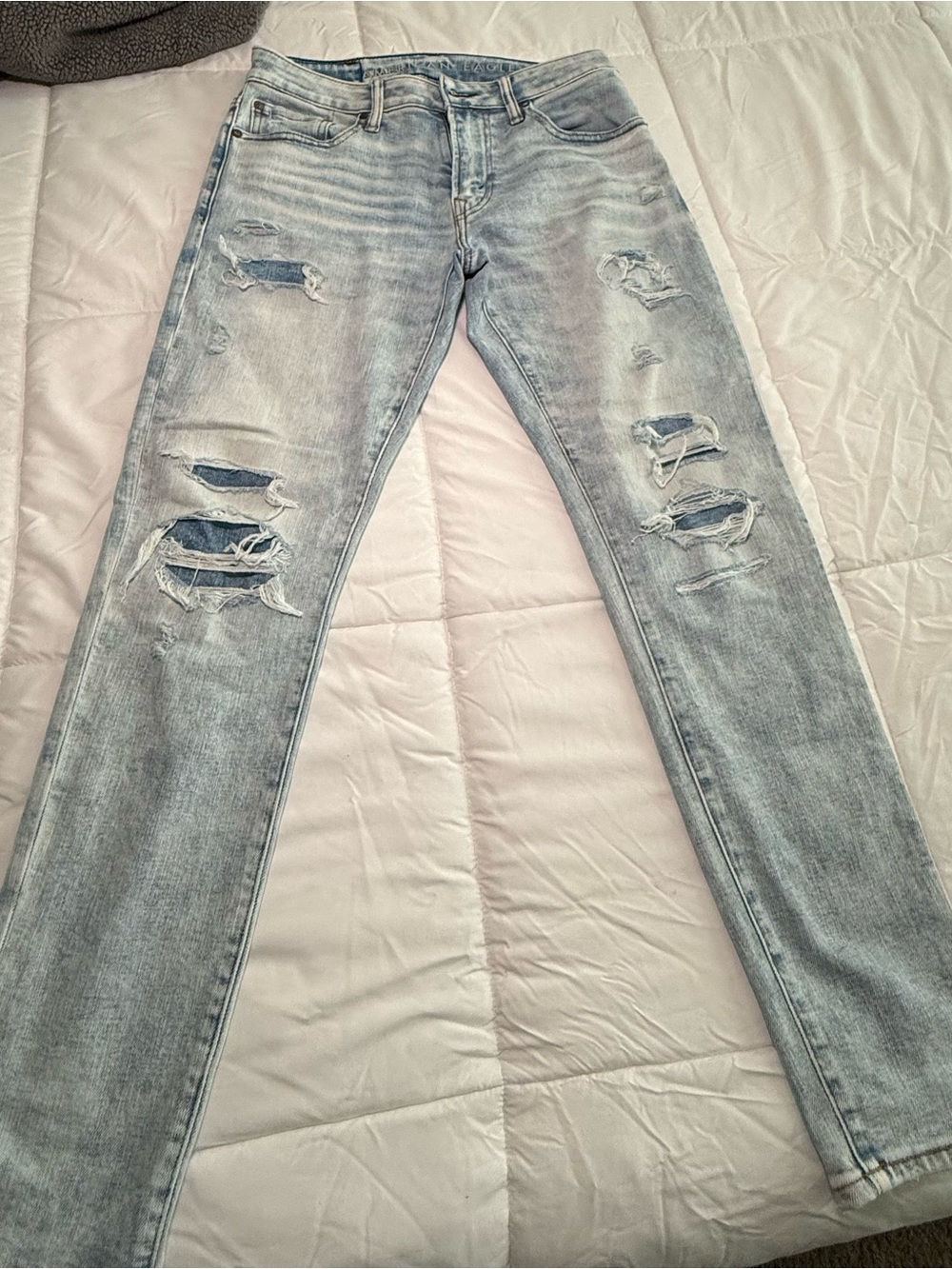 American Eagle Outfitters Light Blue Distressed Skinny Jeans